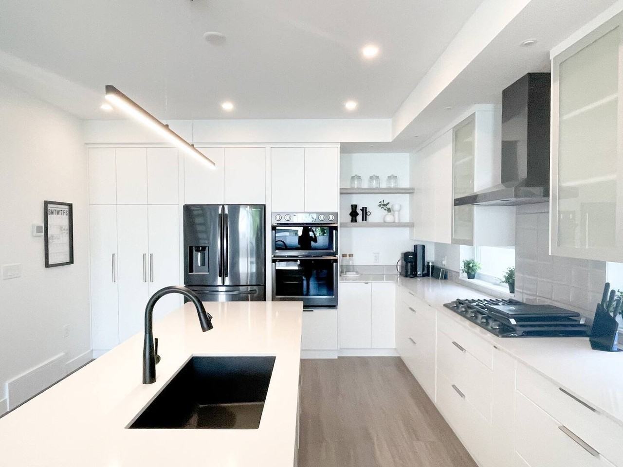 657 Churchill Ave - Photo 4 of 15