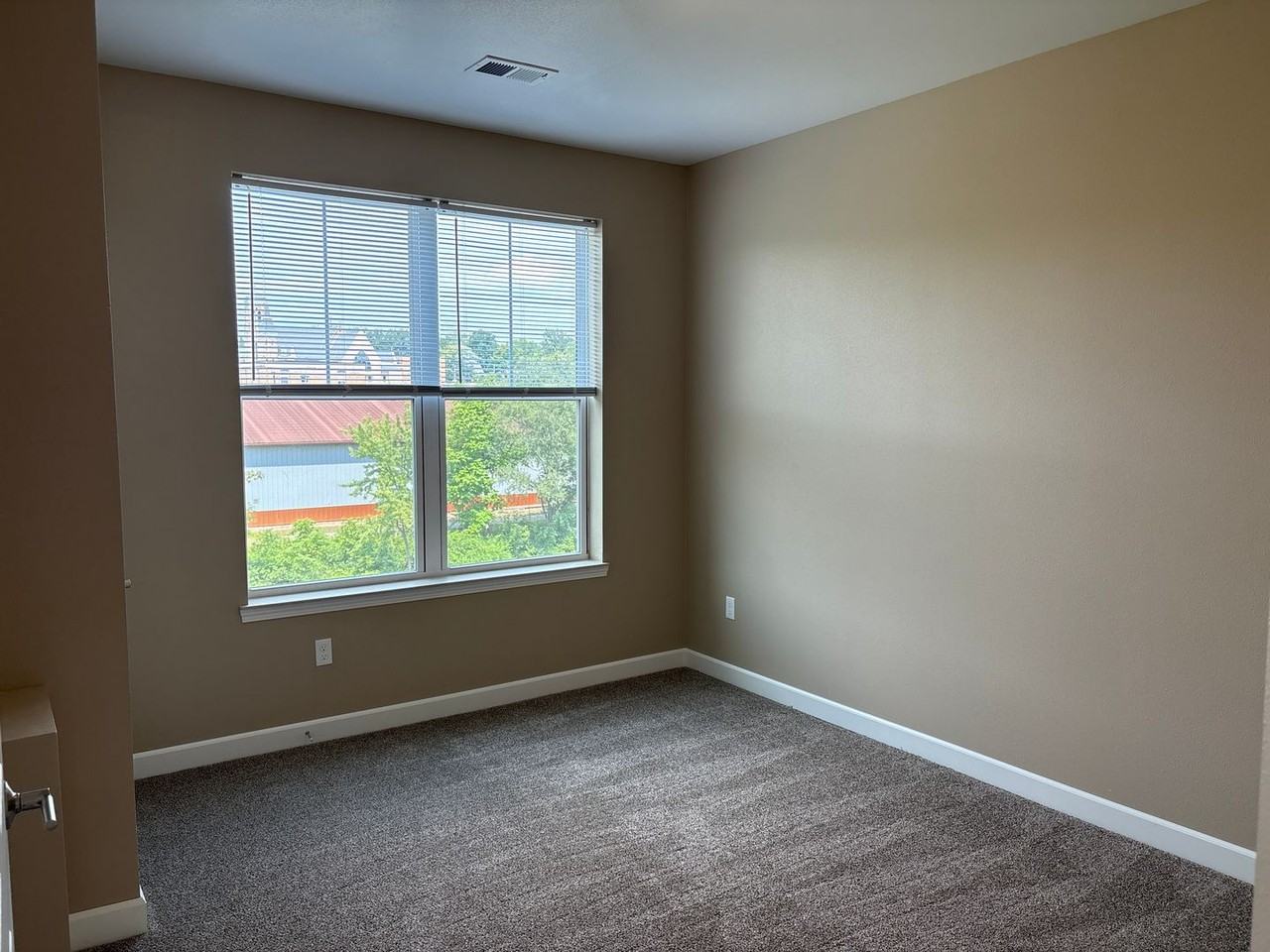 Rapid River Apartments - Photo 5 of 50