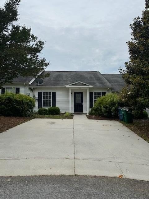 133 Hillsborough Ln - Photo 2 of 14