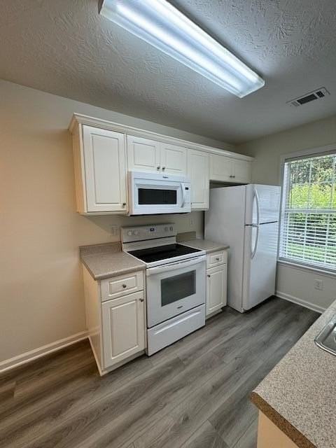 133 Hillsborough Ln - Photo 7 of 14