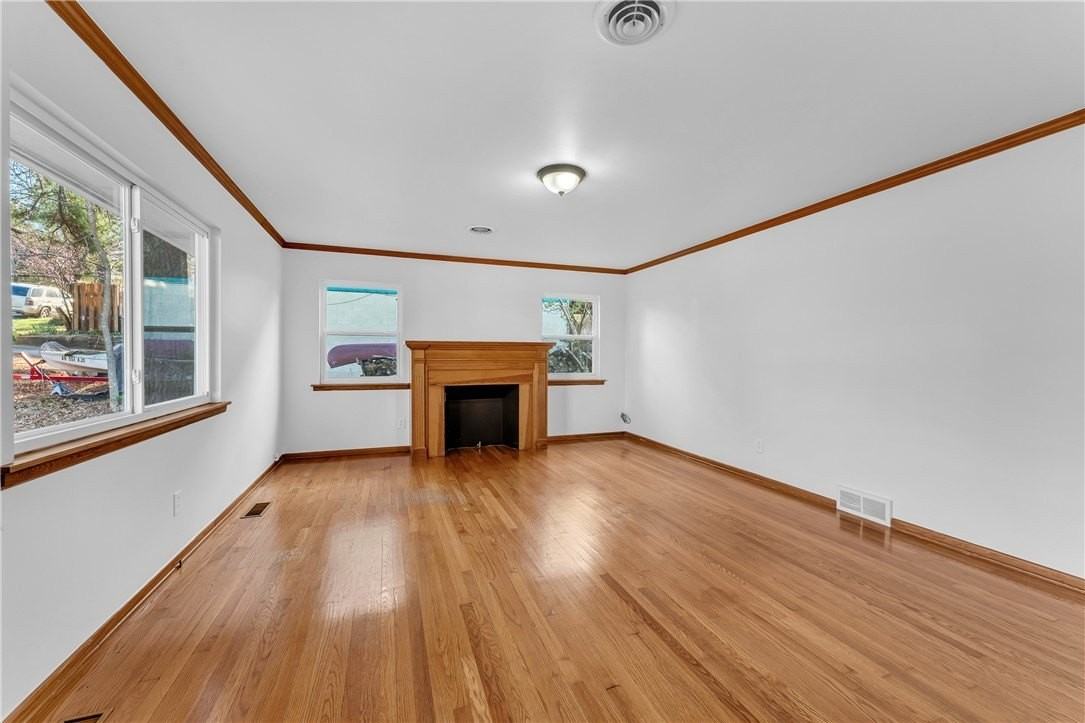515 W Holly St - Photo 4 of 33