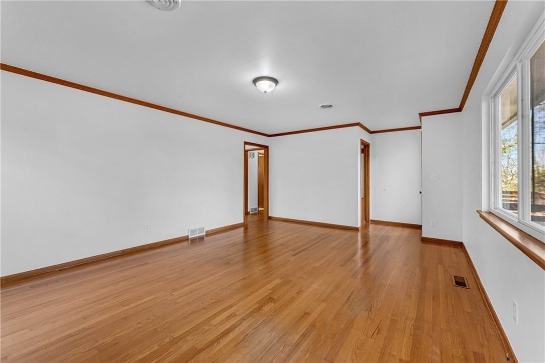 515 W Holly St - Photo 6 of 33