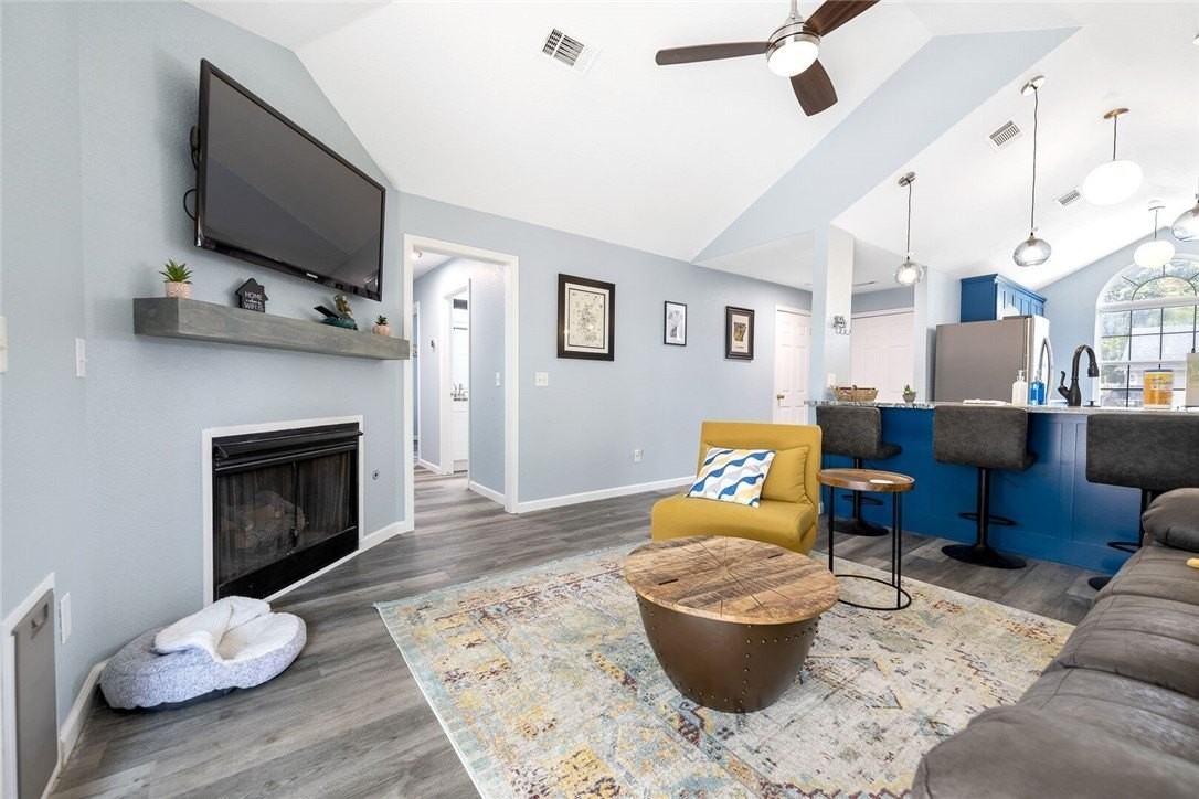 810 Se E Ct - Photo 2 of 22