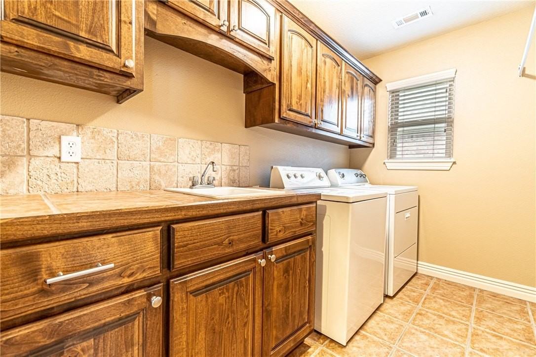 1151 Torbay Trce - Photo 6 of 24