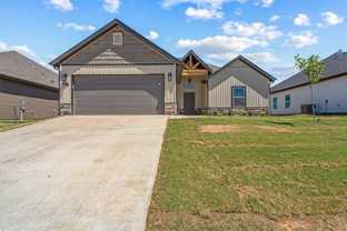 1050 Sunshine Ct - Photo 1 of 1