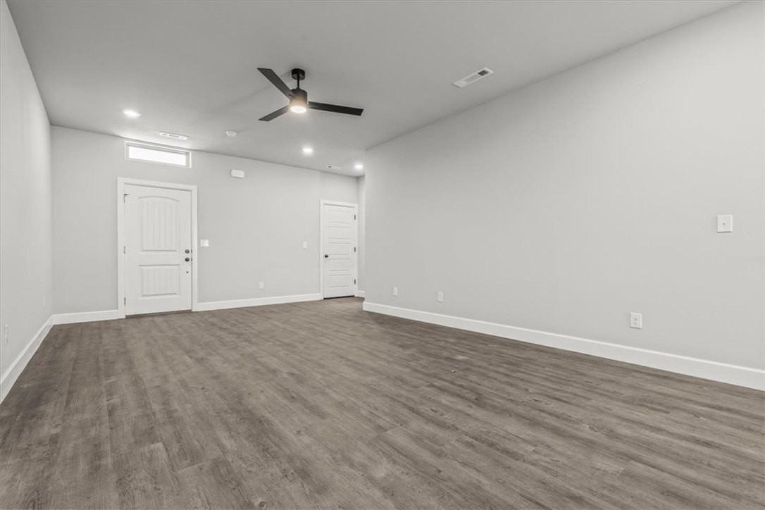 1050 Sunshine Ct - Photo 5 of 18
