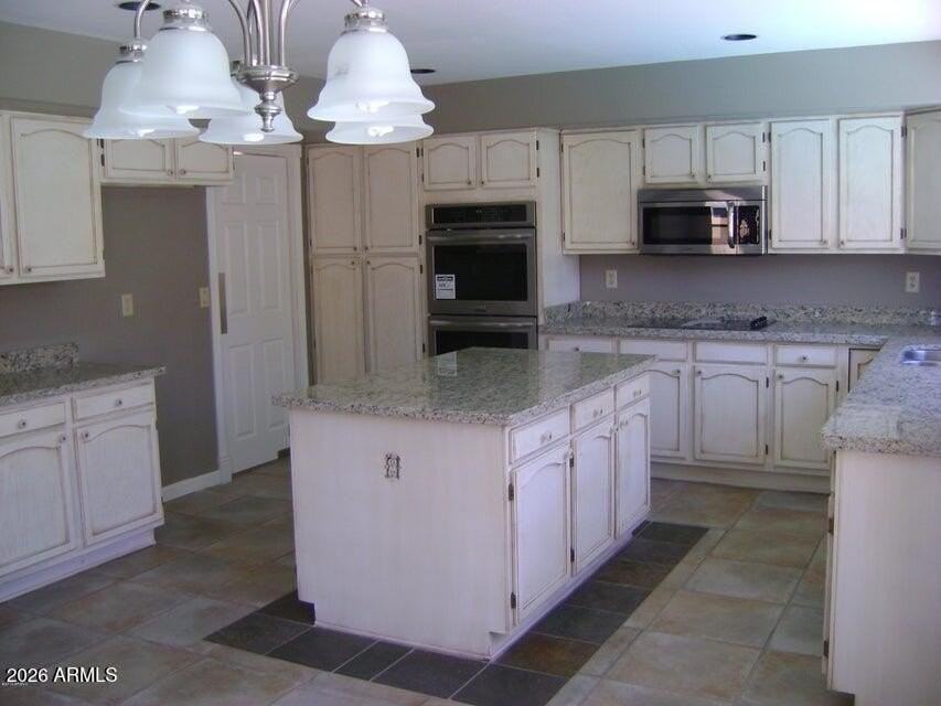 1217 E Lighthouse Ct - Photo 4 of 23