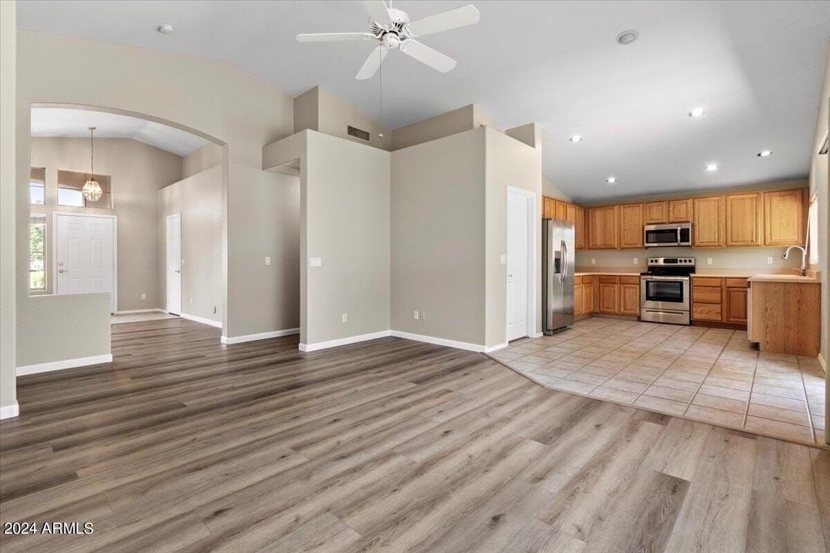 312 E Mesquite St - Photo 2 of 44