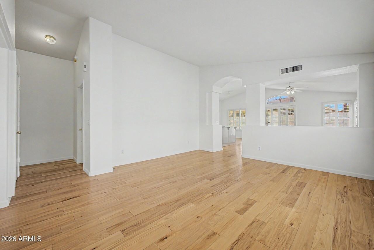 4626 E Charleston Ave - Photo 4 of 33