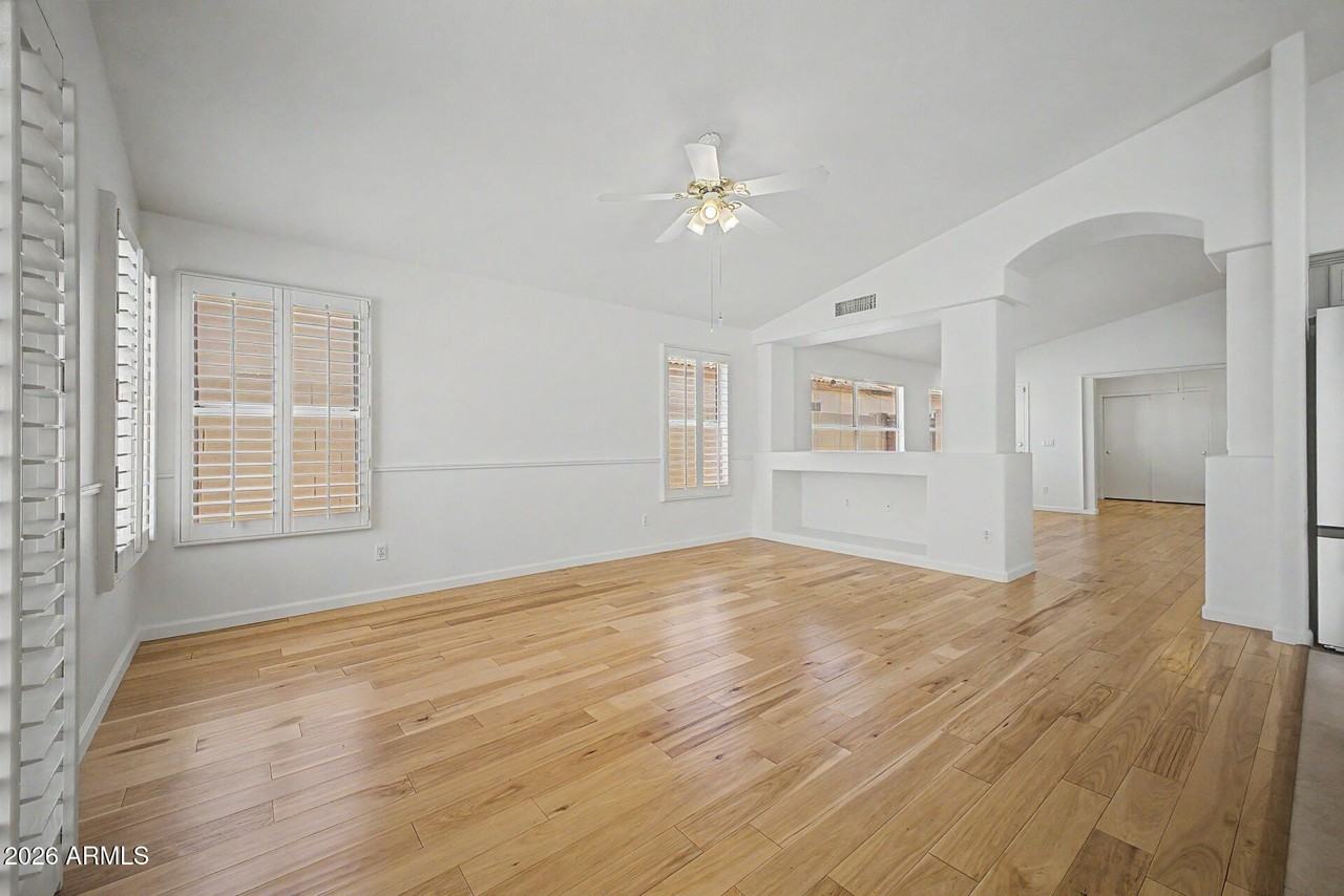 4626 E Charleston Ave - Photo 6 of 33