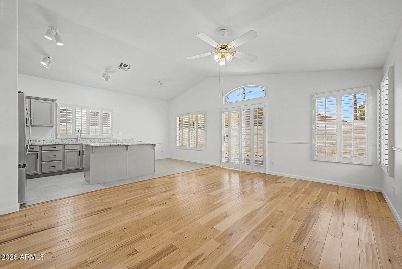 4626 E Charleston Ave - Photo 7 of 33