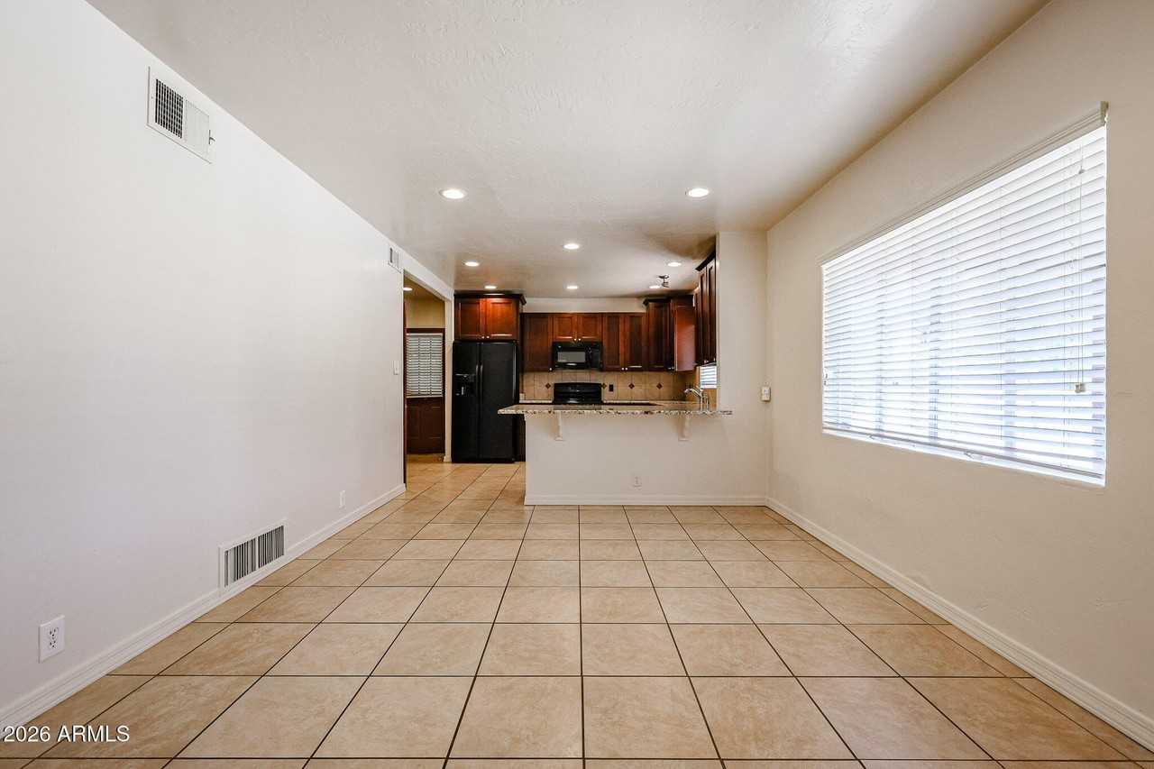 2616 N 8th St - Photo 5 of 23