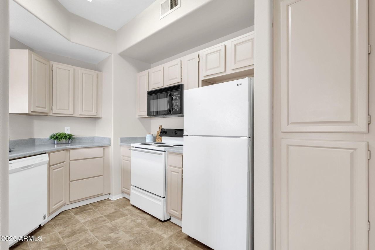 13700 N Fountain Hills Blvd #157 - Photo 2 of 24