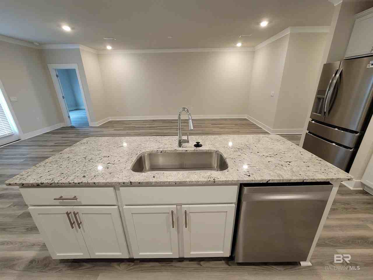1045 Hayward Loop - Photo 5 of 19