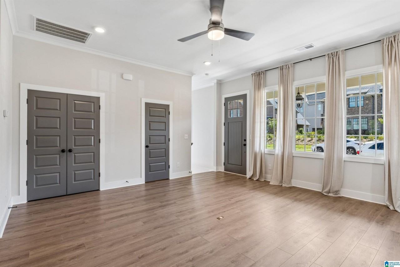 Silas Ave - Photo 2 of 31
