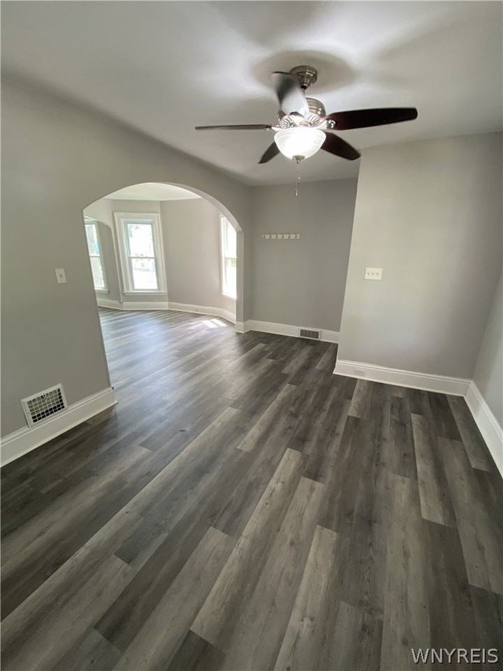 811 Columbus Pkwy - Photo 5 of 20