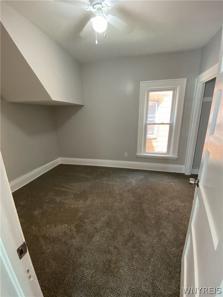 811 Columbus Pkwy - Photo 6 of 20