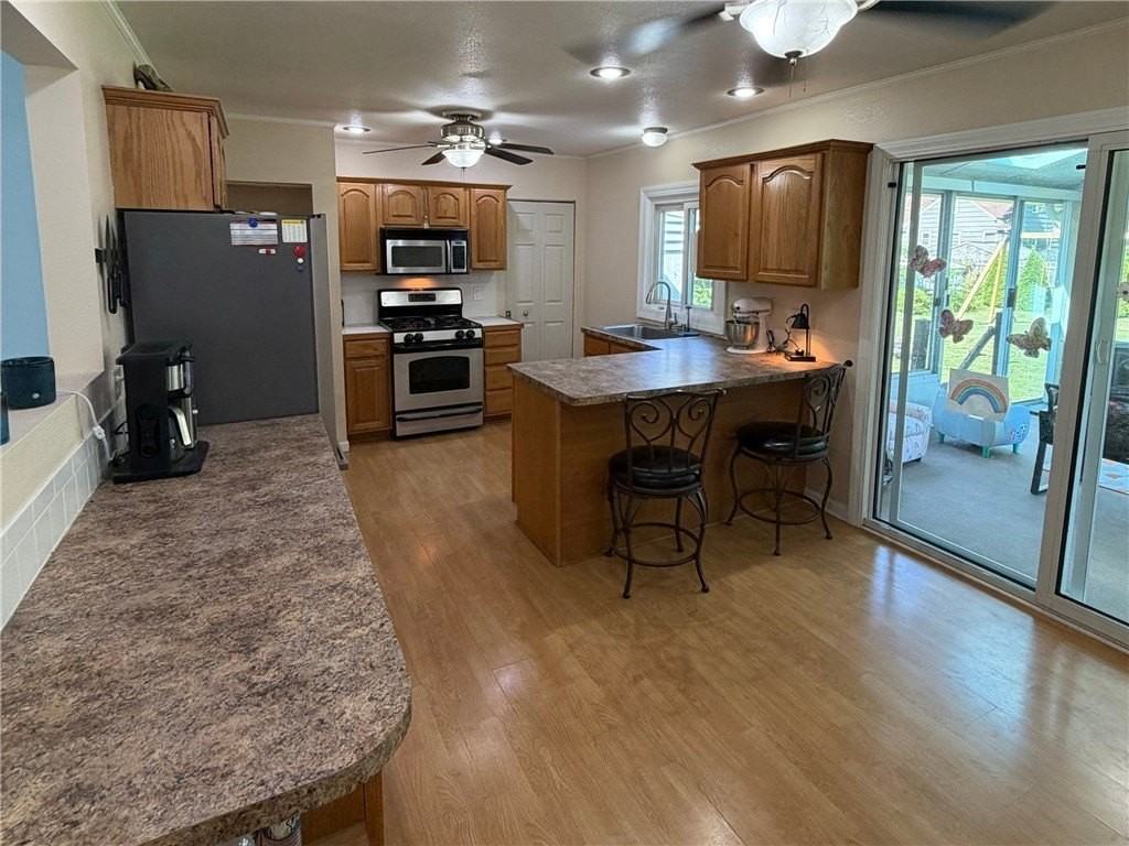 1060 Pixley Rd - Photo 3 of 23