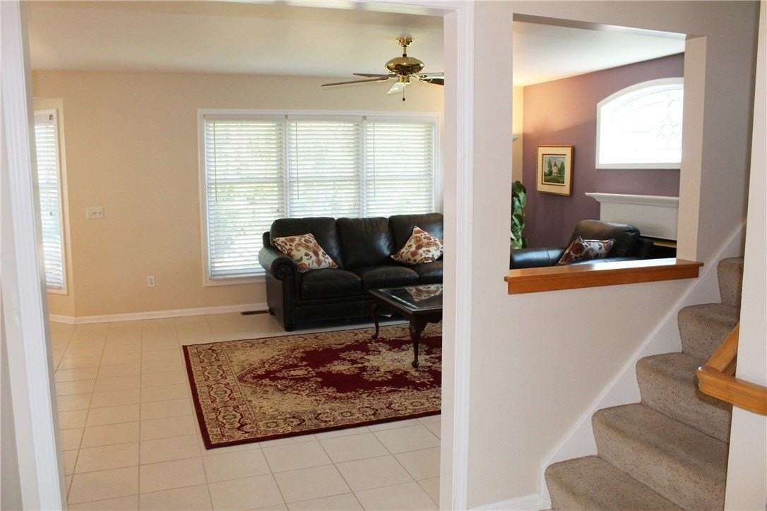 121 Brittany Cir - Photo 4 of 26