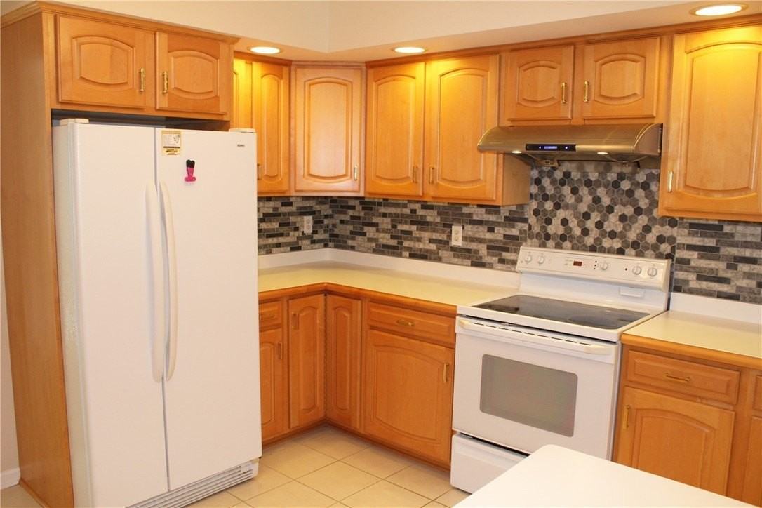 121 Brittany Cir - Photo 6 of 26