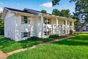 featured image of 9512 Heathwood Dr