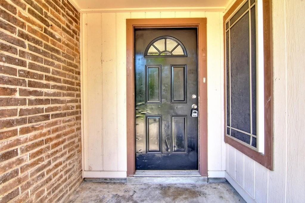 1947 Sean Dr - Photo 2 of 40