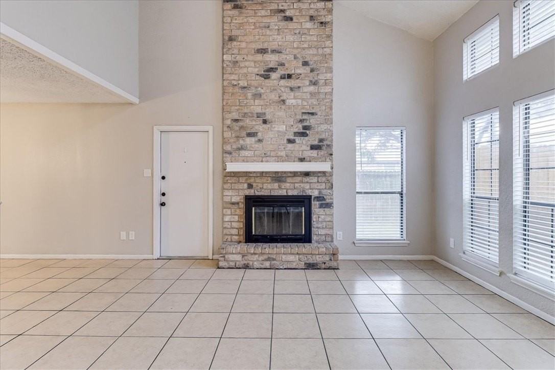 11205 Willowood Creek Dr #C - Photo 5 of 37