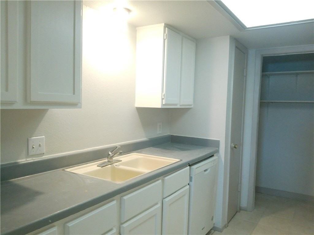 2309 Capitan Dr #C - Photo 6 of 16