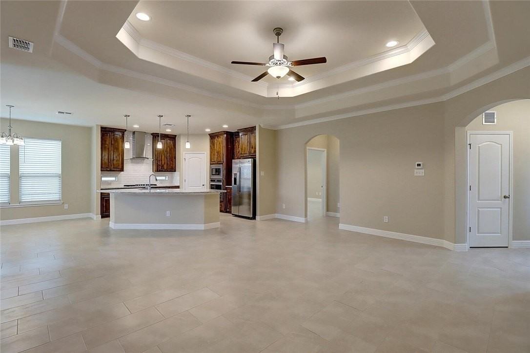 2202 Crystal Bay Dr - Photo 5 of 40