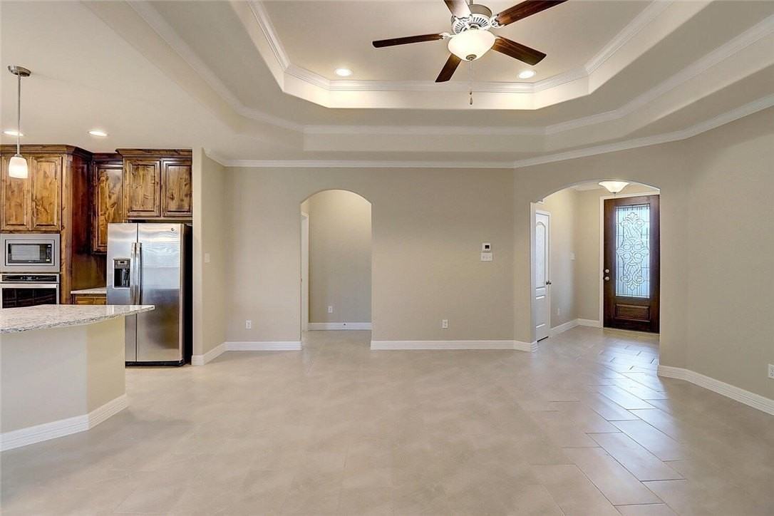 2202 Crystal Bay Dr - Photo 6 of 40