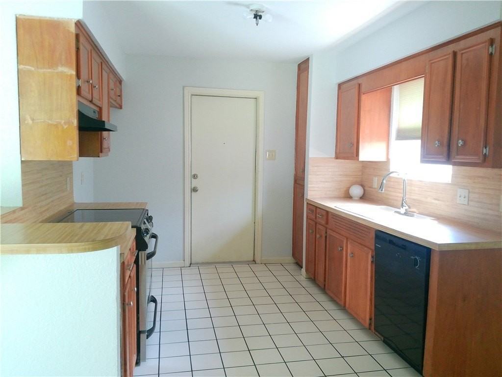2614 Camargo Dr - Photo 4 of 16