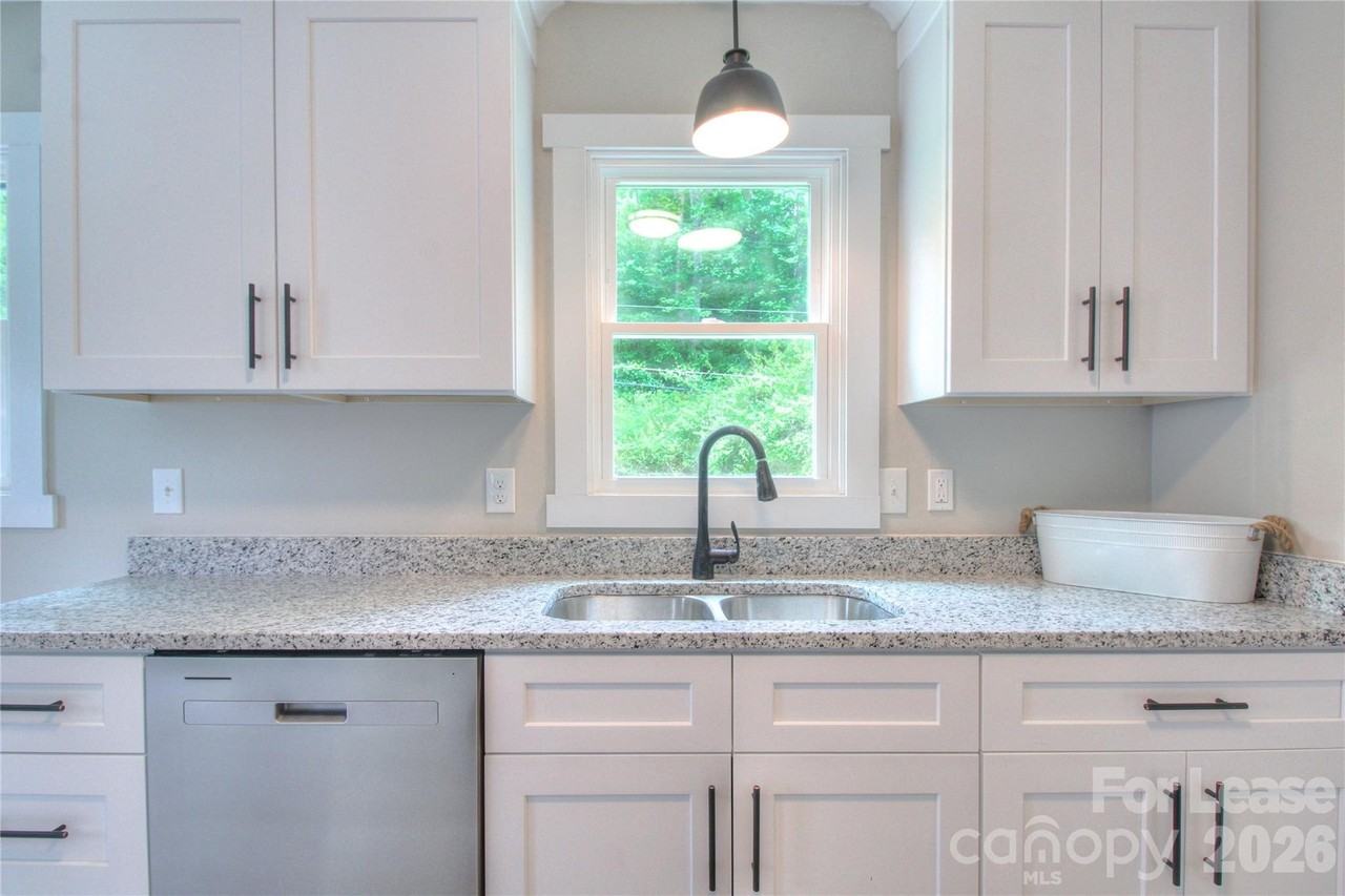 1016 Sharon Dr - Photo 5 of 21