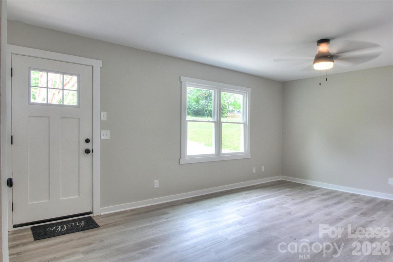 1016 Sharon Dr - Photo 6 of 21