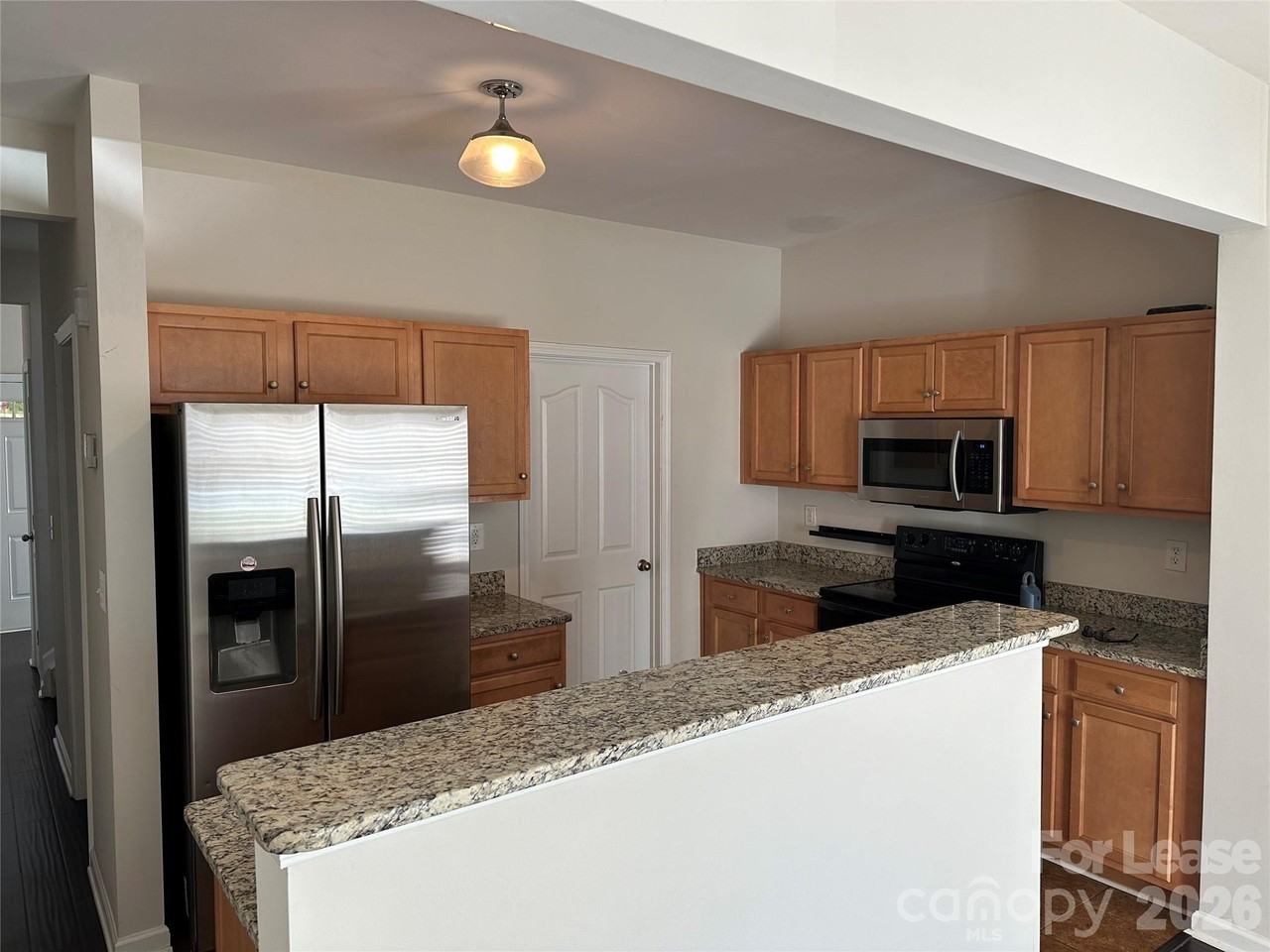 164 Parkwood Ave - Photo 5 of 16