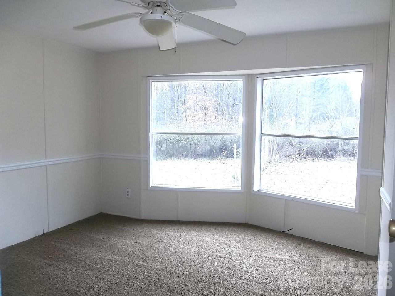 146 Thornwood Ln - Photo 2 of 12