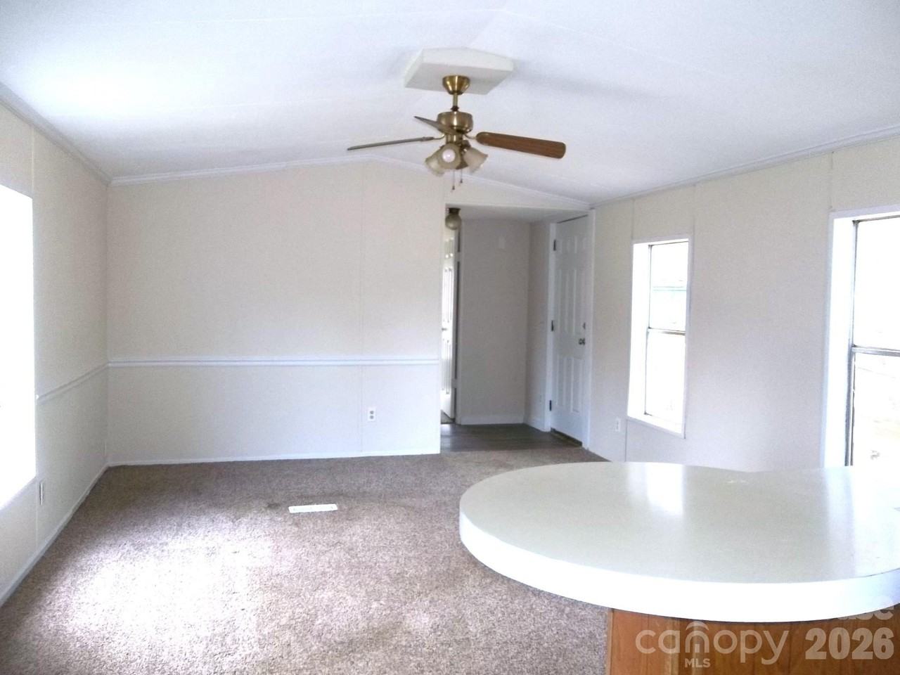 146 Thornwood Ln - Photo 5 of 12