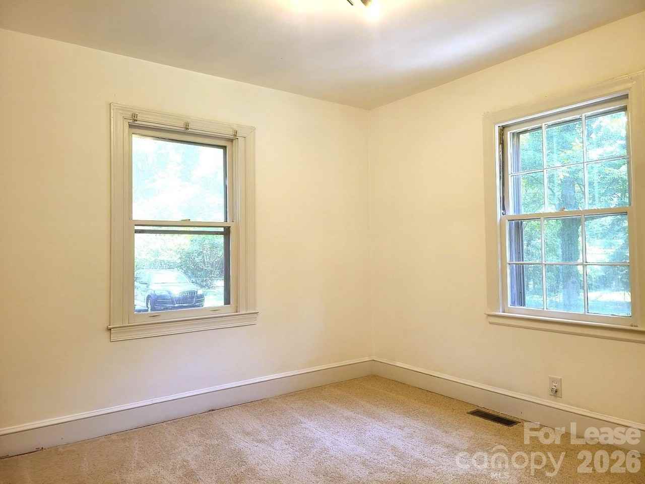 206 N Cloudman St - Photo 6 of 11