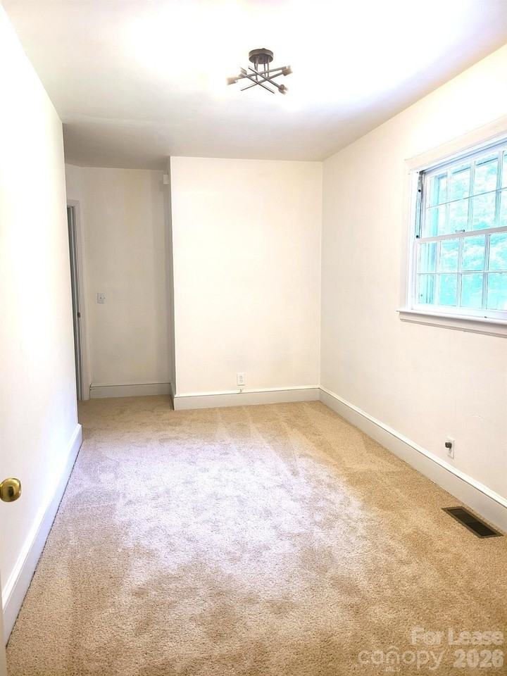 206 N Cloudman St - Photo 7 of 11