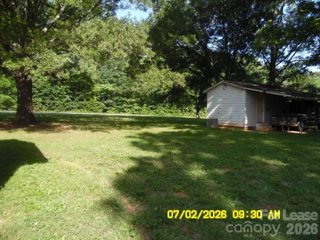 215 Rustic Rd - Photo 4 of 16