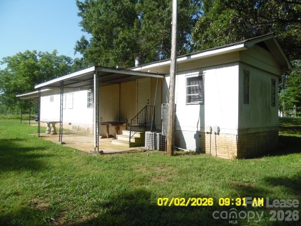 215 Rustic Rd - Photo 5 of 16