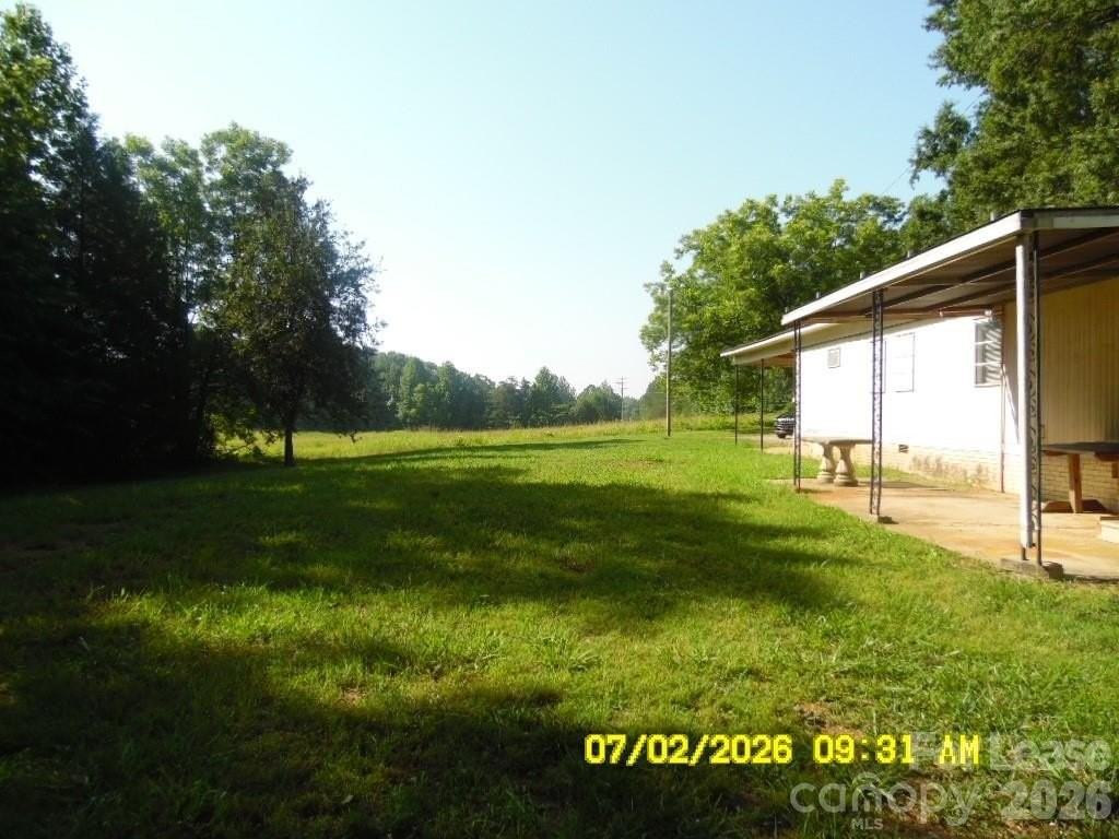 215 Rustic Rd - Photo 6 of 16