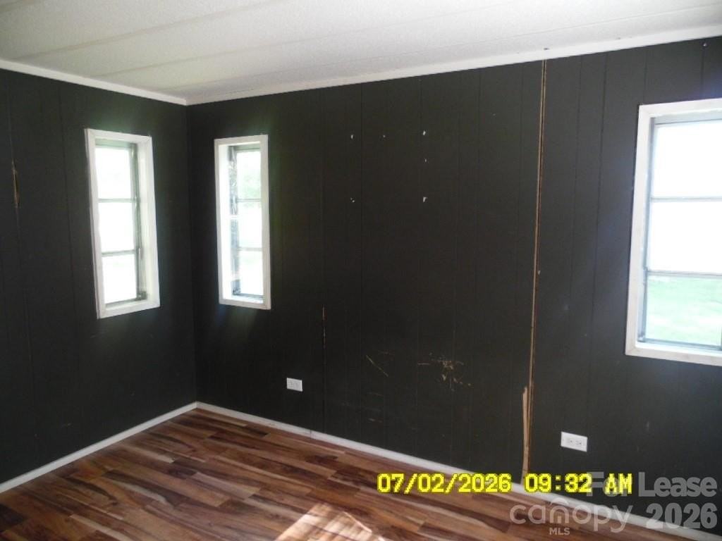 215 Rustic Rd - Photo 7 of 16