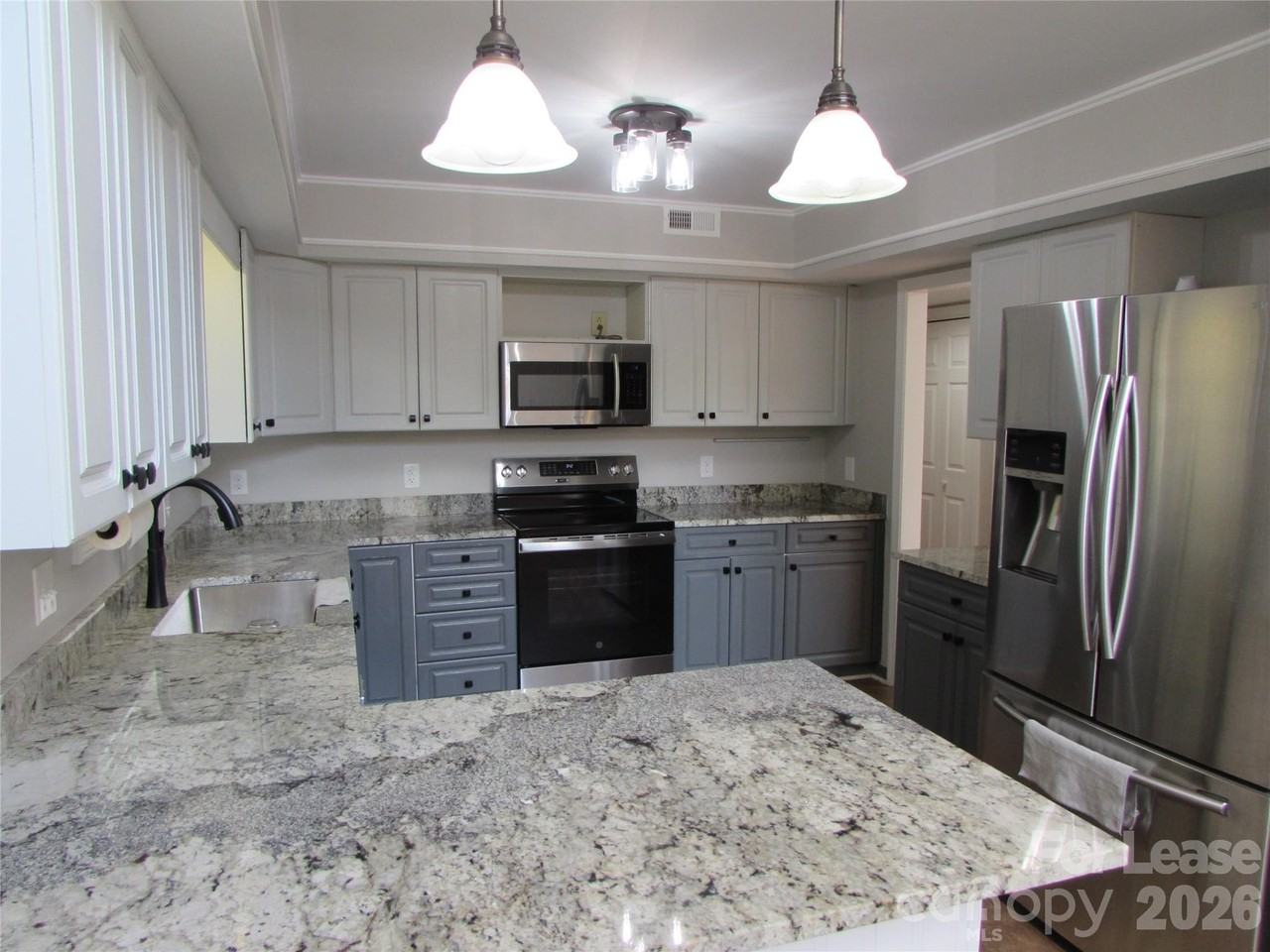 106 Yorkshire Dr - Photo 6 of 16