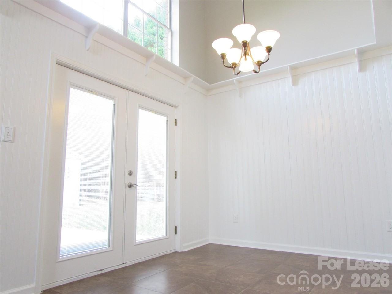 106 Yorkshire Dr - Photo 7 of 16