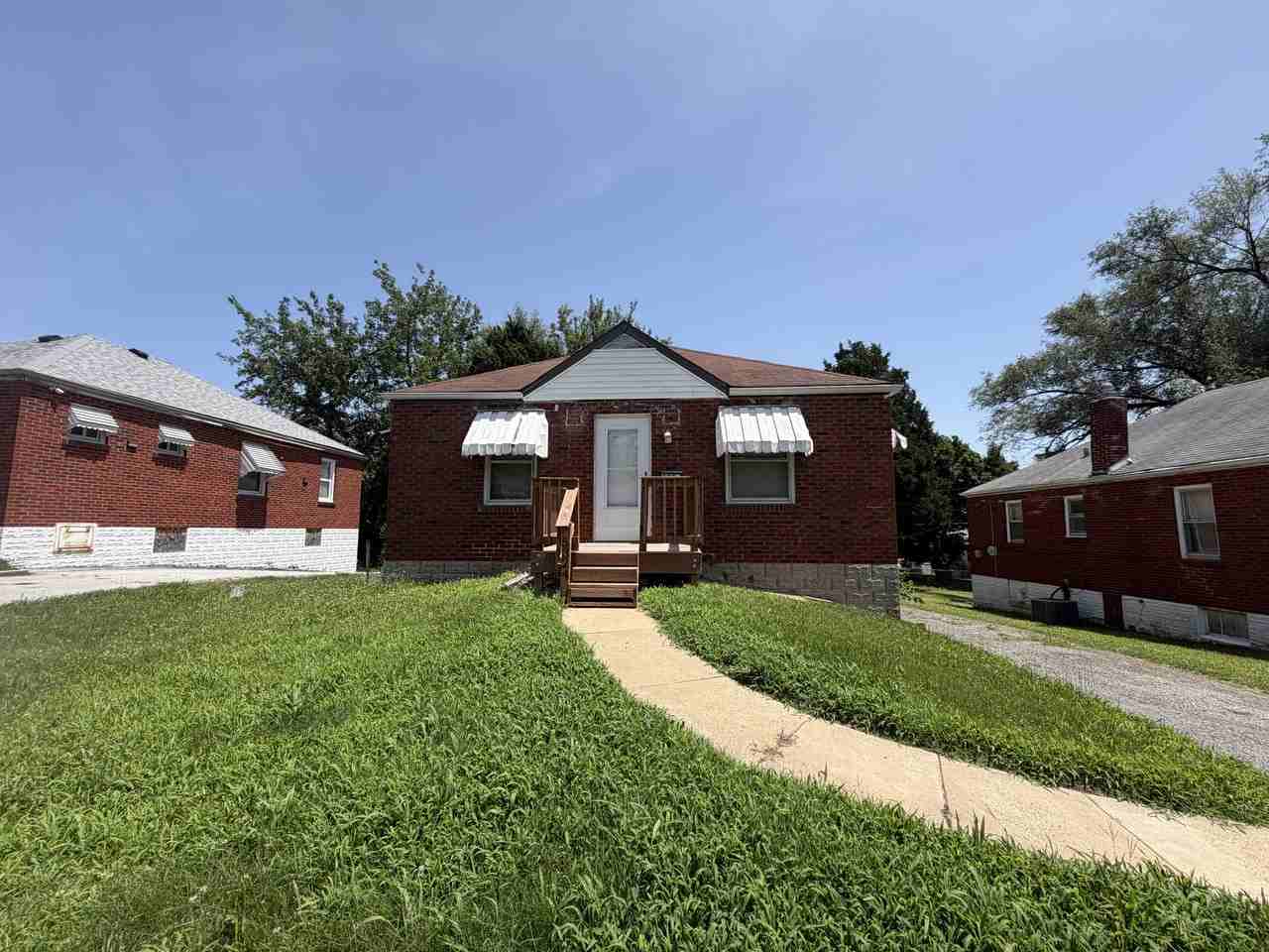 5324 Fletcher St #1 - Photo 2 of 10