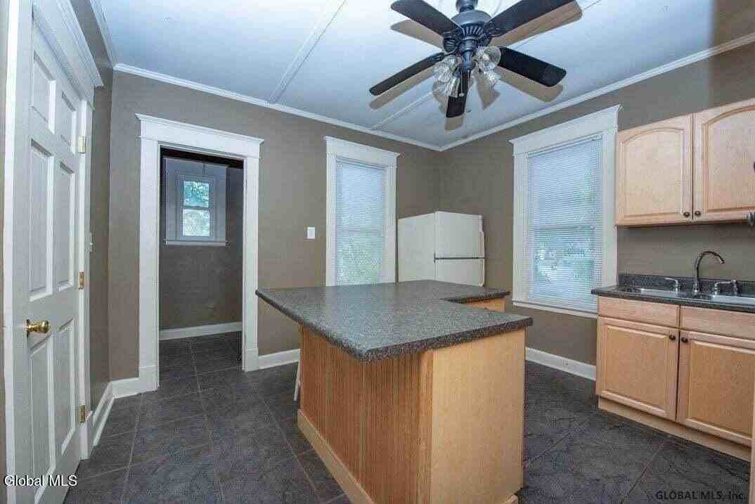 1144 Glenwood Blvd #1 - Photo 3 of 5