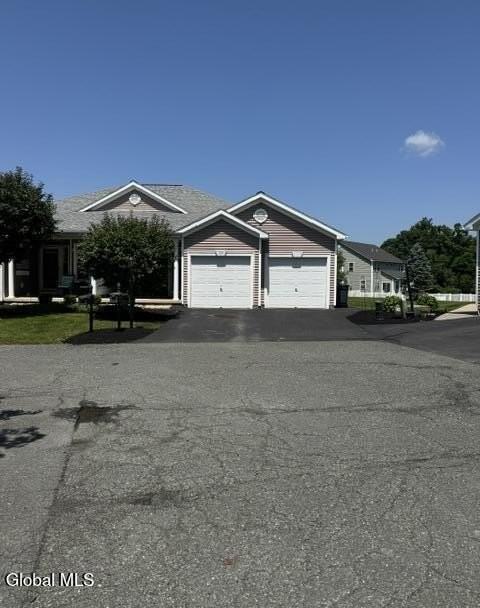 15 Patroon Pointe Dr - Photo 2 of 21