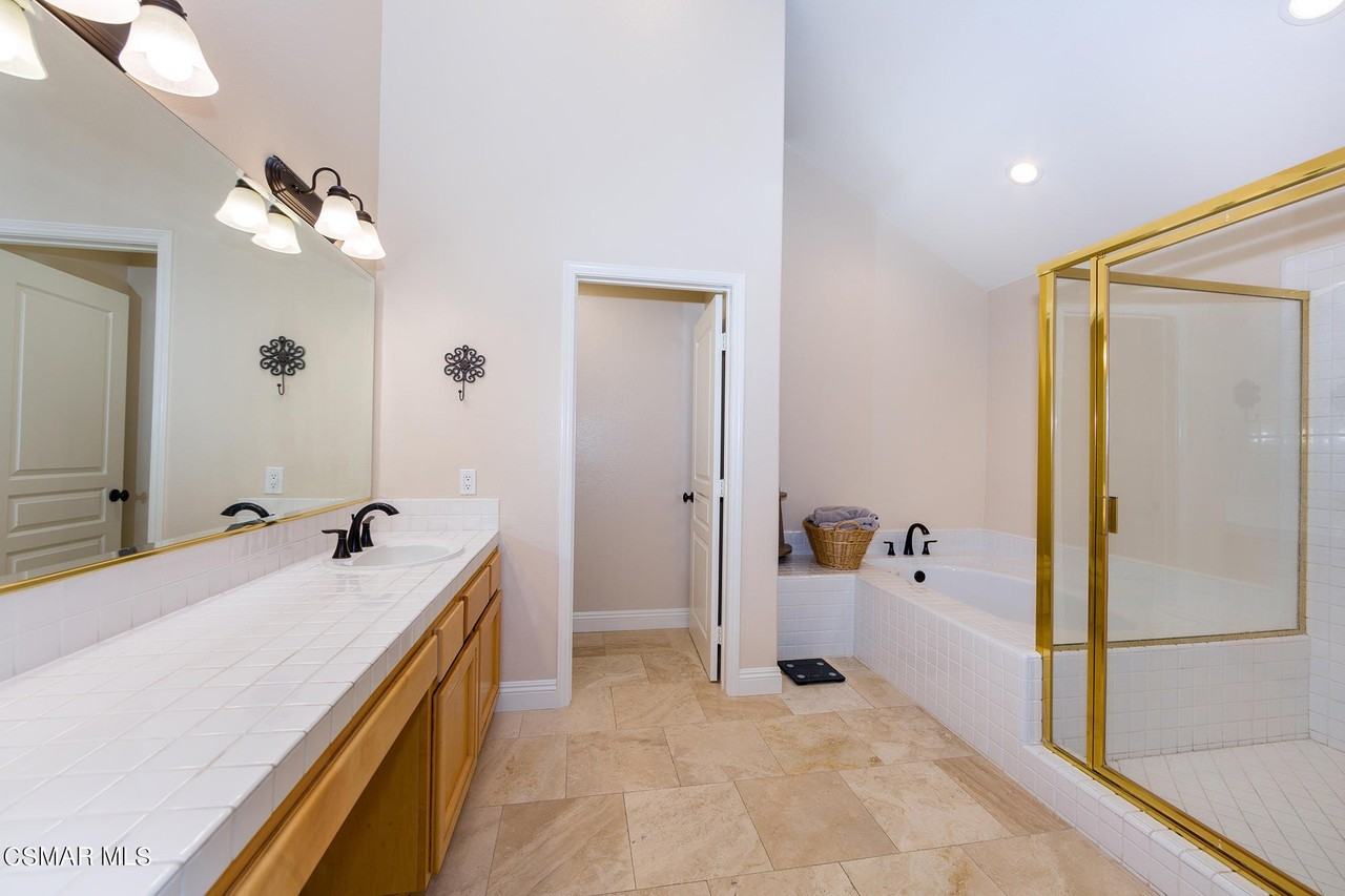 32201 Lakeport Dr #1 - Photo 5 of 15