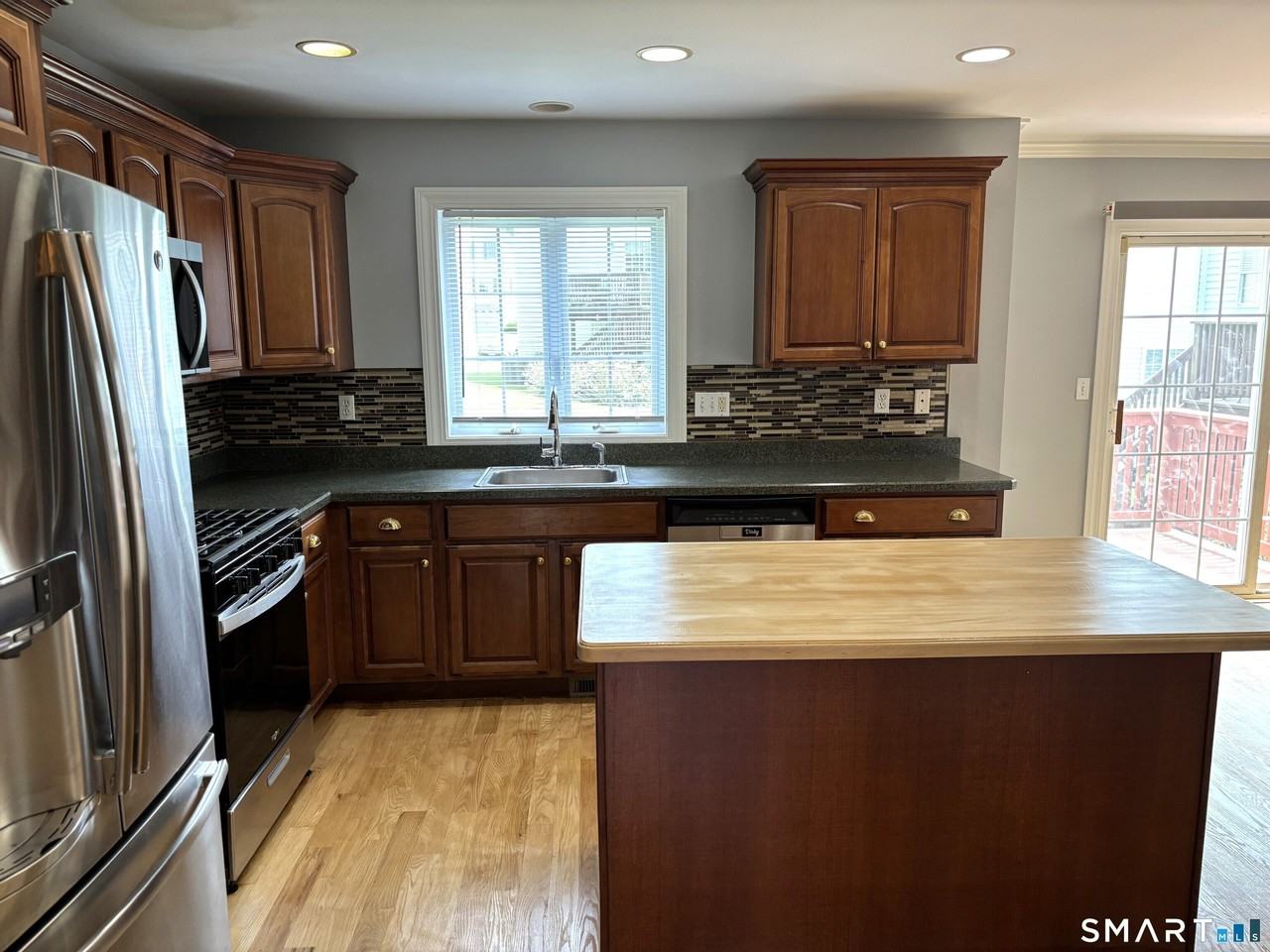 1260 Cutspring Rd #1260 - Photo 4 of 26