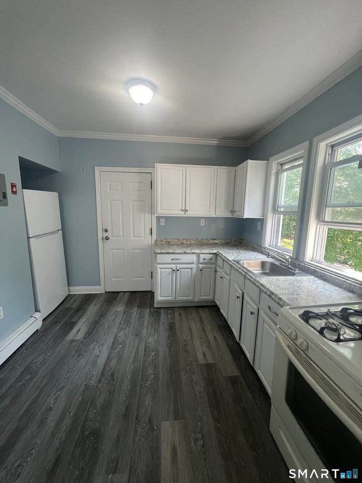284 Hillside Ave - Photo 2 of 8